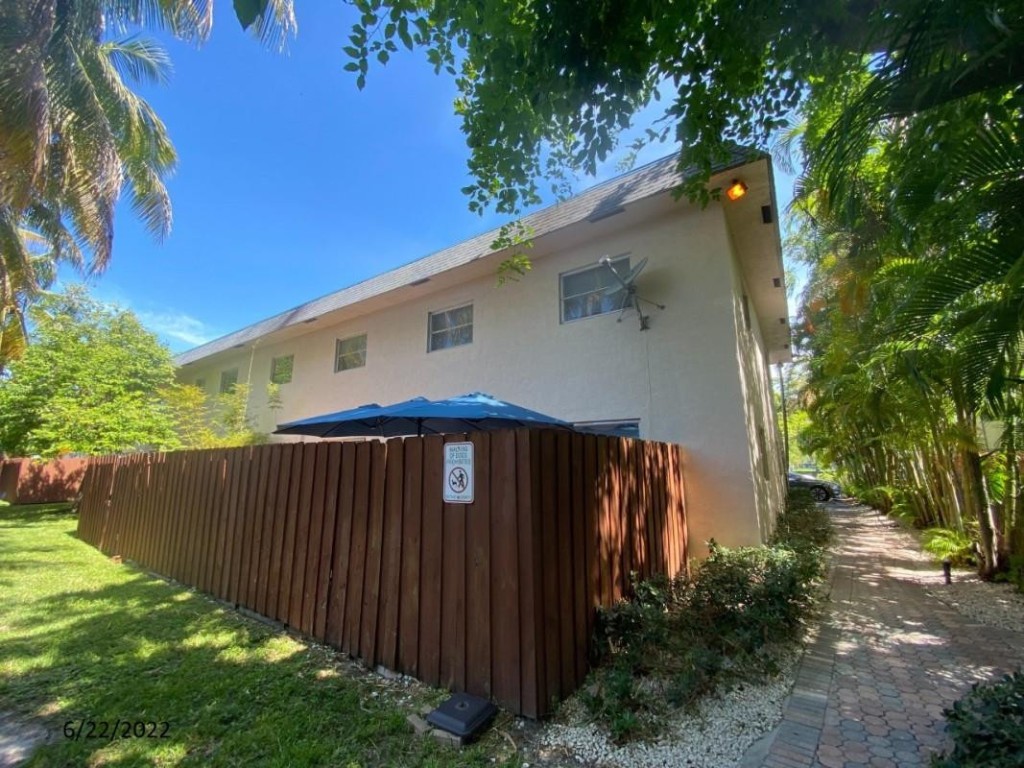 Lauderdale 2-9 D - Residential Lease