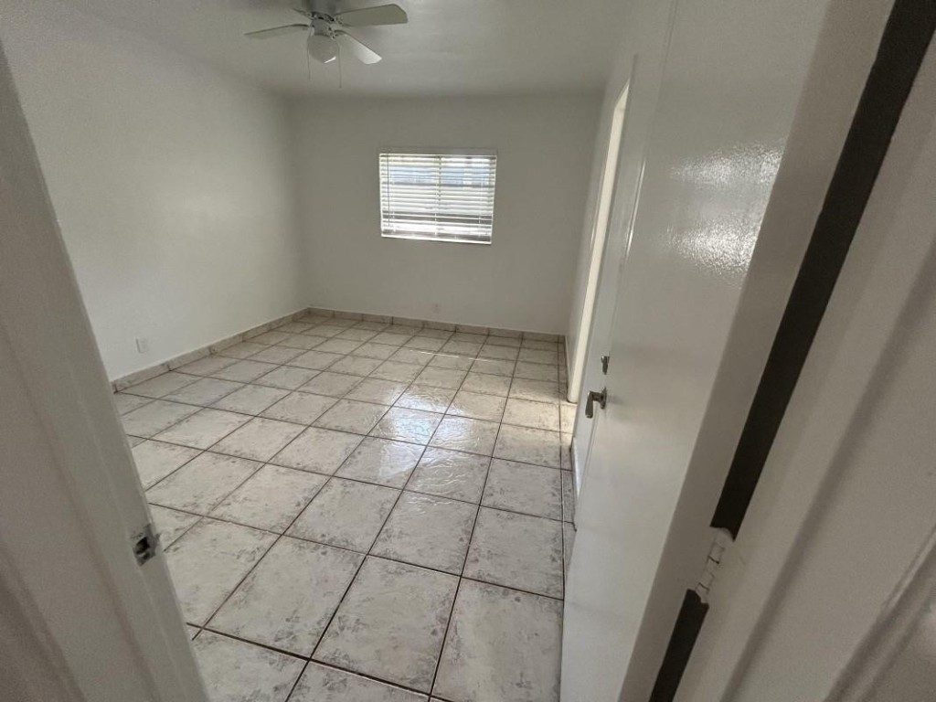 Lauderdale 2-9 D - Residential Lease