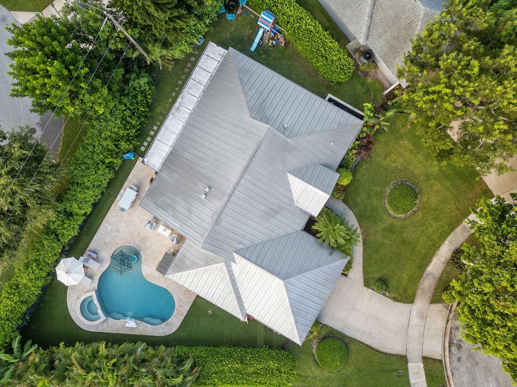 Photo of 703 Golf Court, Delray Beach, FL 33445 (MLS # R11014191)