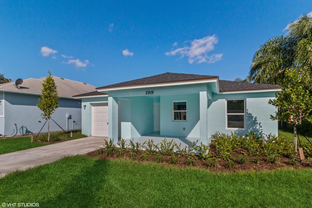 Photo of 2277 SE Monroe Street, Stuart, FL 34997 (MLS # R10770753)