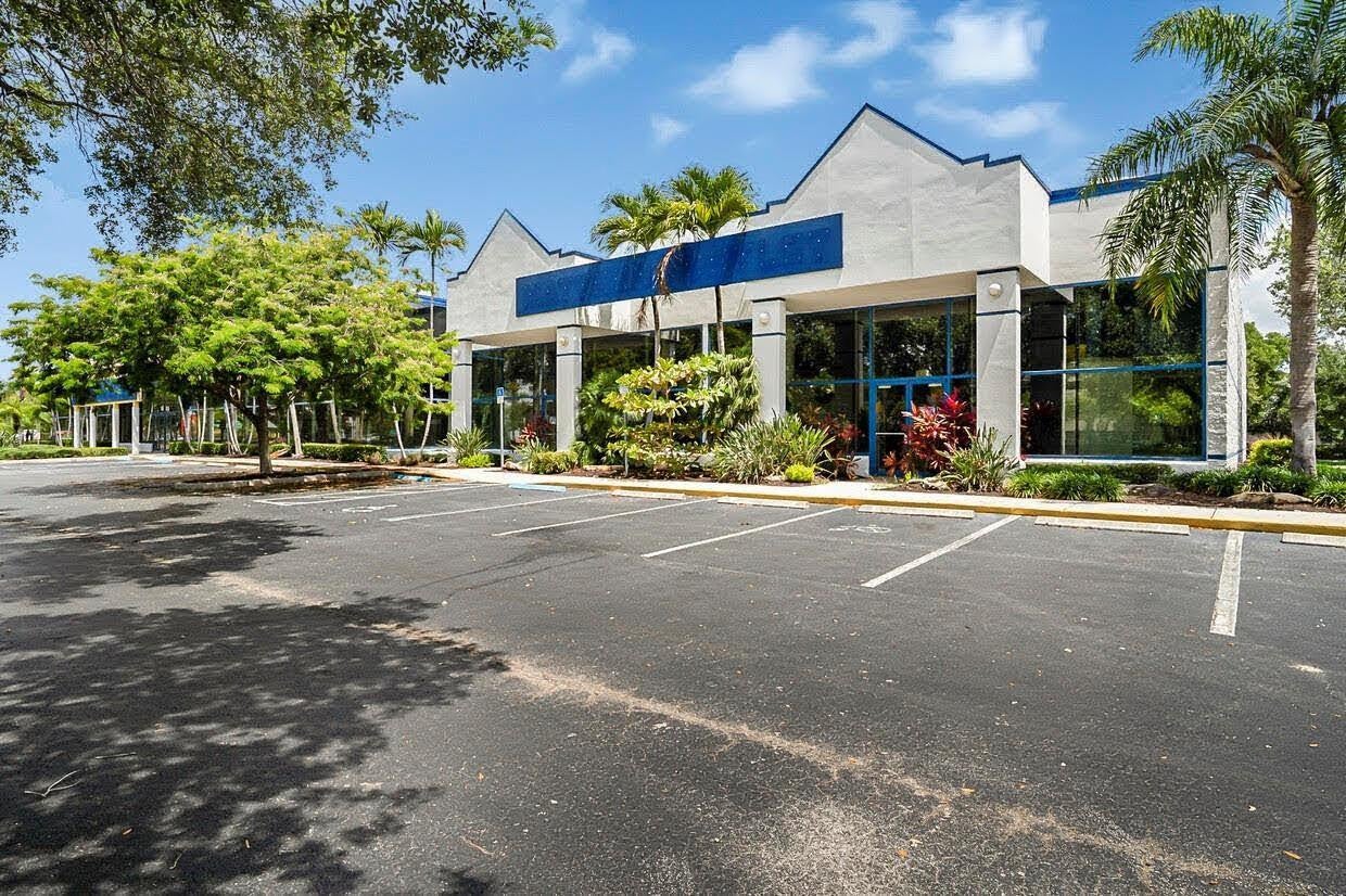 1605 W Oakland Park Boulevard