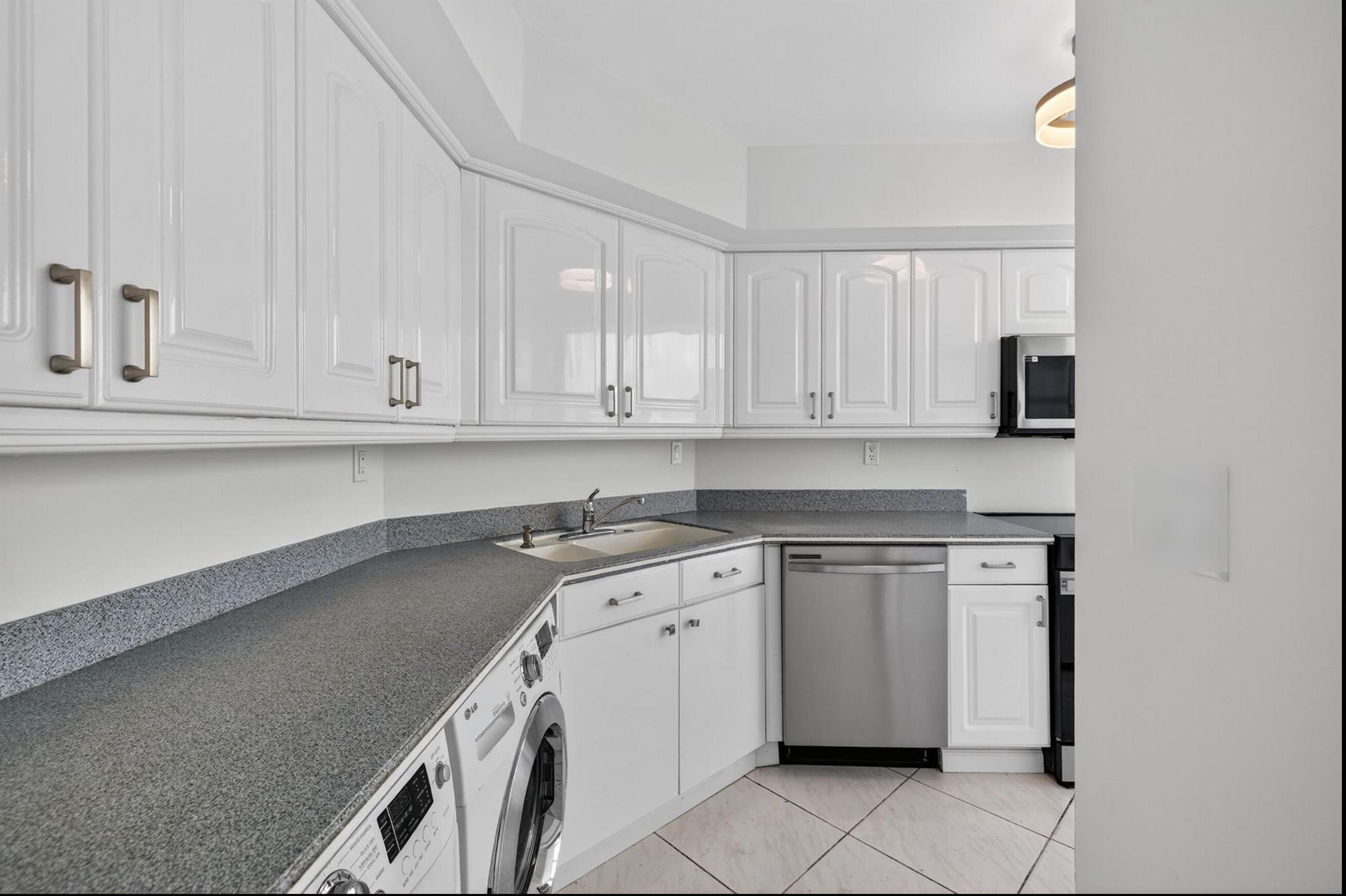 CLARIDGE CONDO - Residential