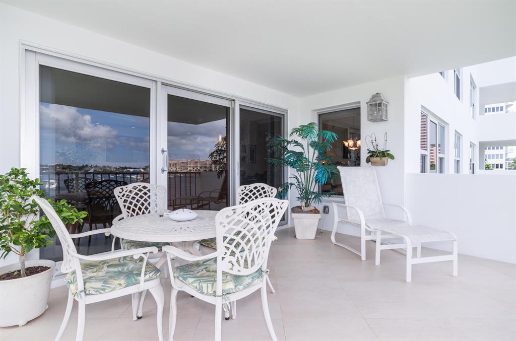 Lake House South Condo - Residential