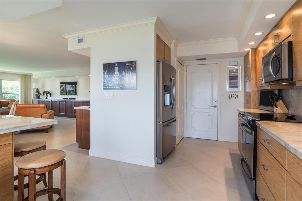 Lake House South Condo - Residential