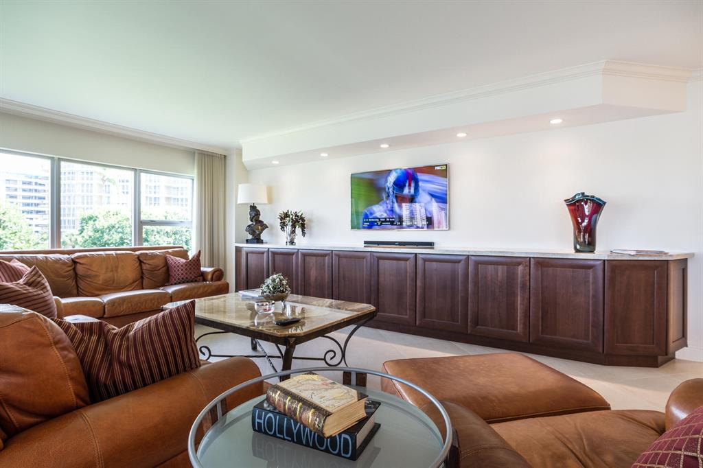 Lake House South Condo - Residential