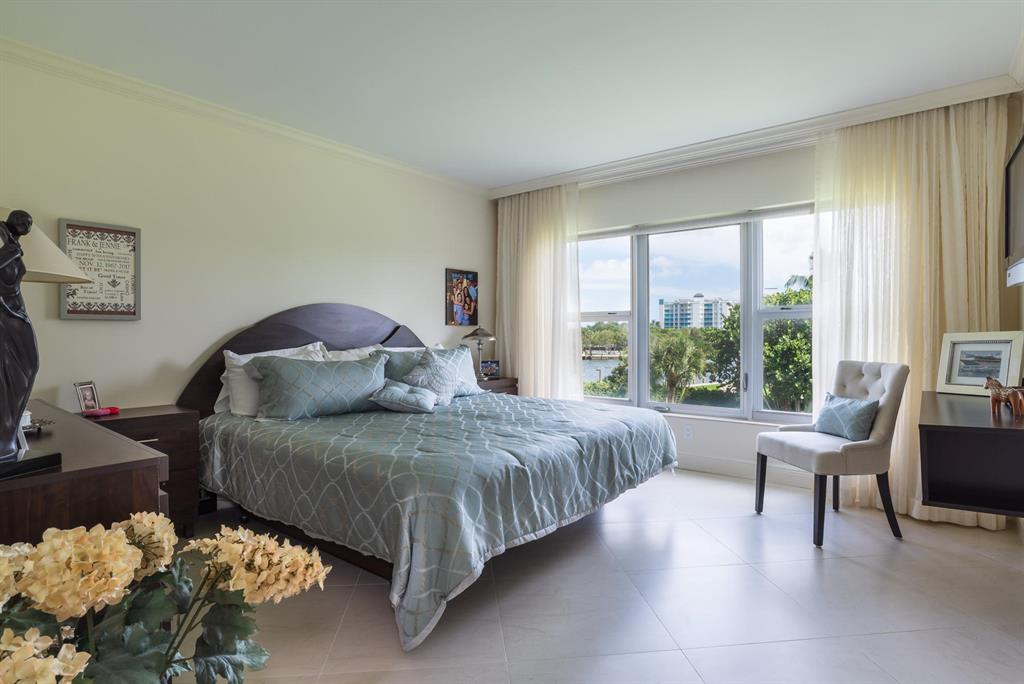 Lake House South Condo - Residential