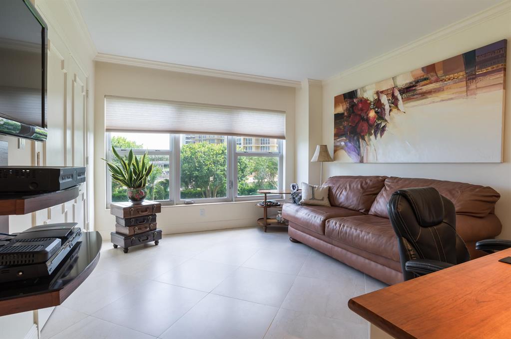 Lake House South Condo - Residential