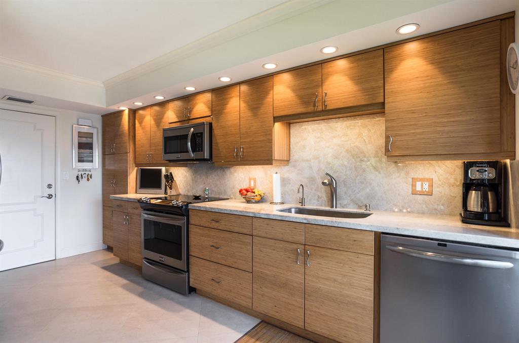 Lake House South Condo - Residential