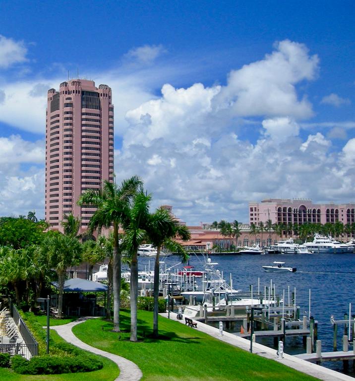 Lake House South Condo - Residential