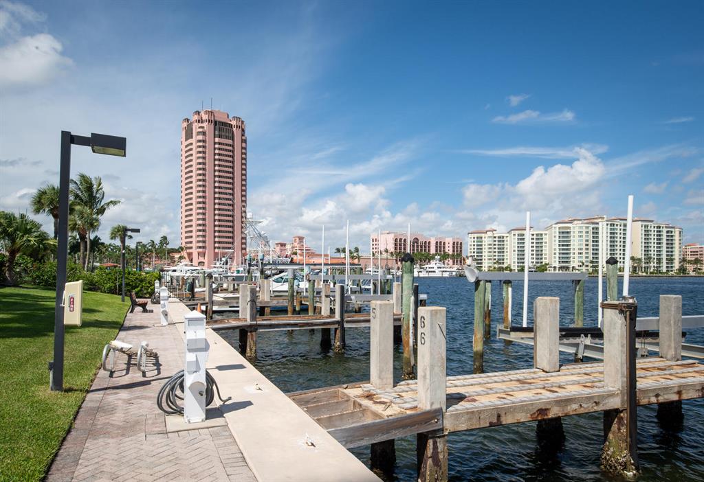 Lake House South Condo - Residential