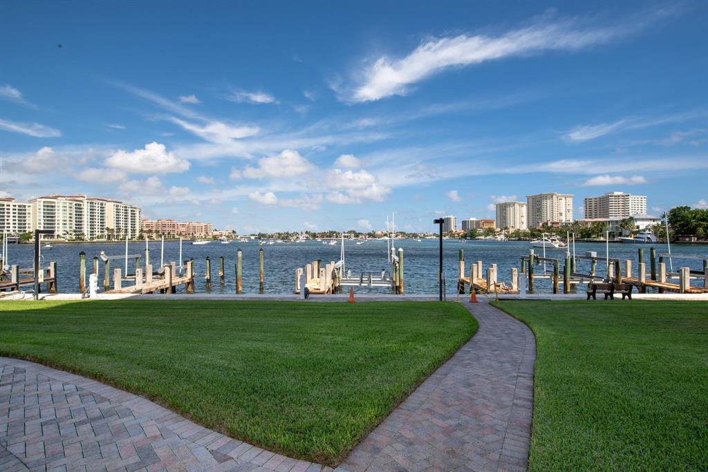 Lake House South Condo - Residential