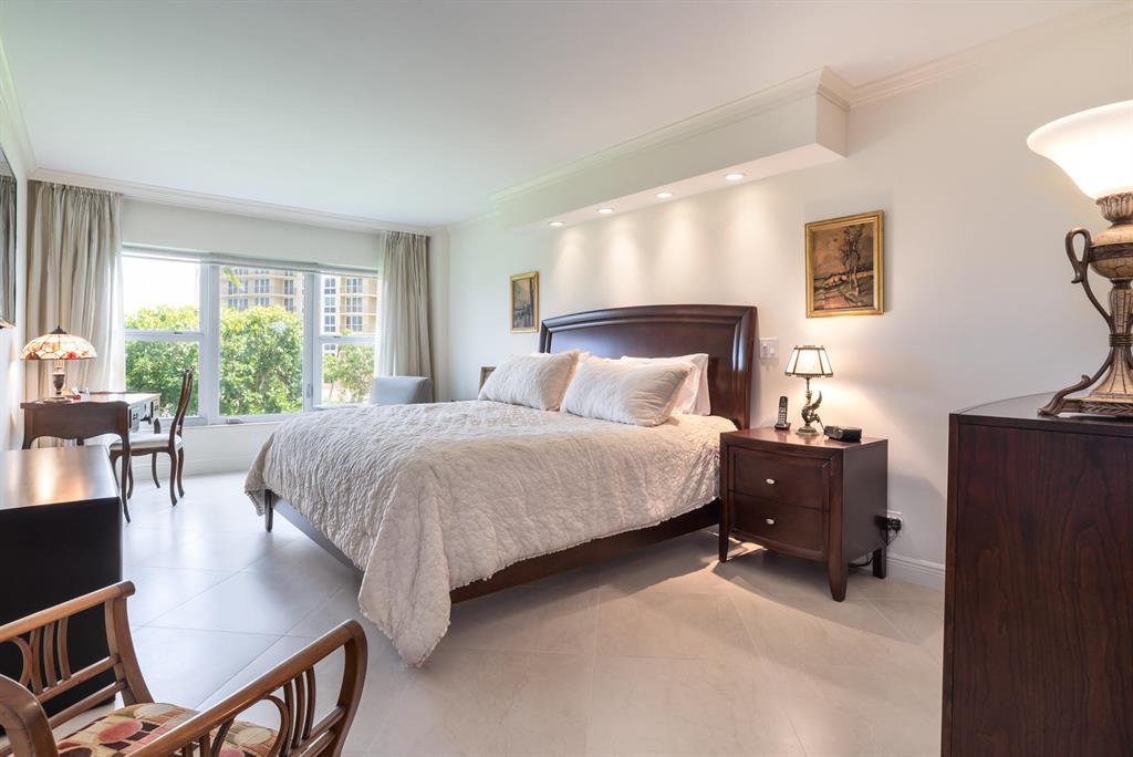 Lake House South Condo - Residential