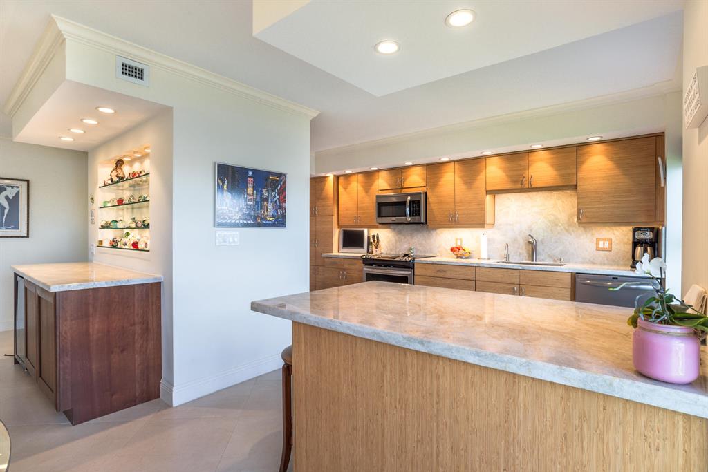 Lake House South Condo - Residential