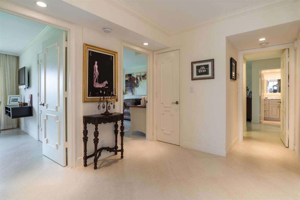 Lake House South Condo - Residential