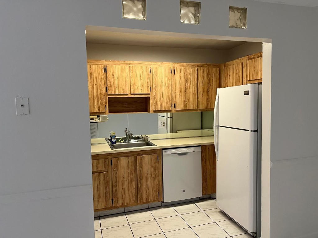 SPRINGS PARK EAST CONDO - Residential Lease