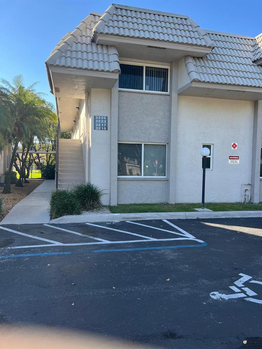 Beautiful updated corner unit in the heart of Coral Springs, with a washer and dryer in the unit. This unit is located close to restaurants, malls, and transportation. Don't miss out on this opportunity to make this your beautiful home.