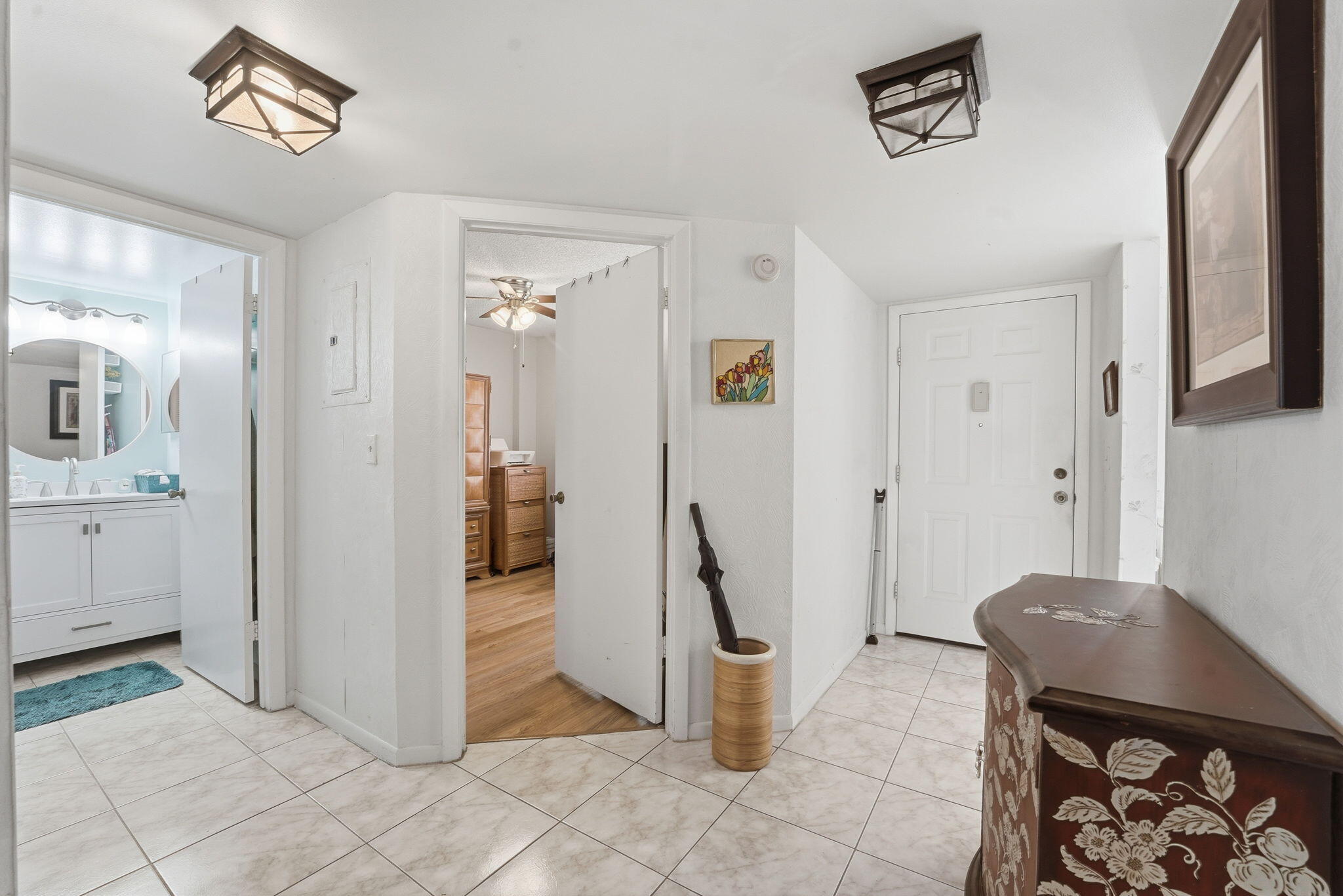 3146 Via Poinciana 307