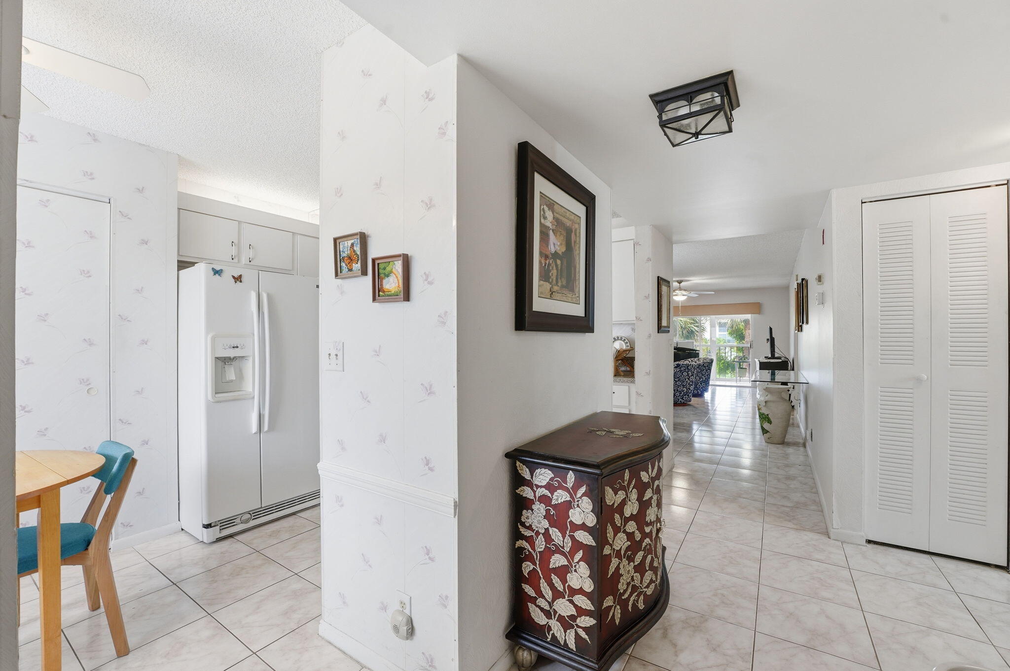 3146 Via Poinciana 307