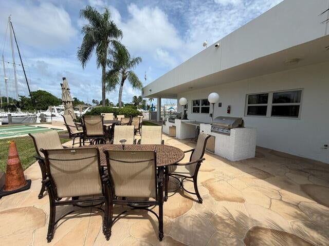 2731 NE 14th Street Causeway 307