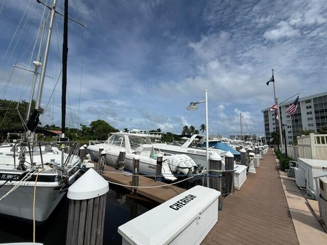 2731 NE 14th Street Causeway 307