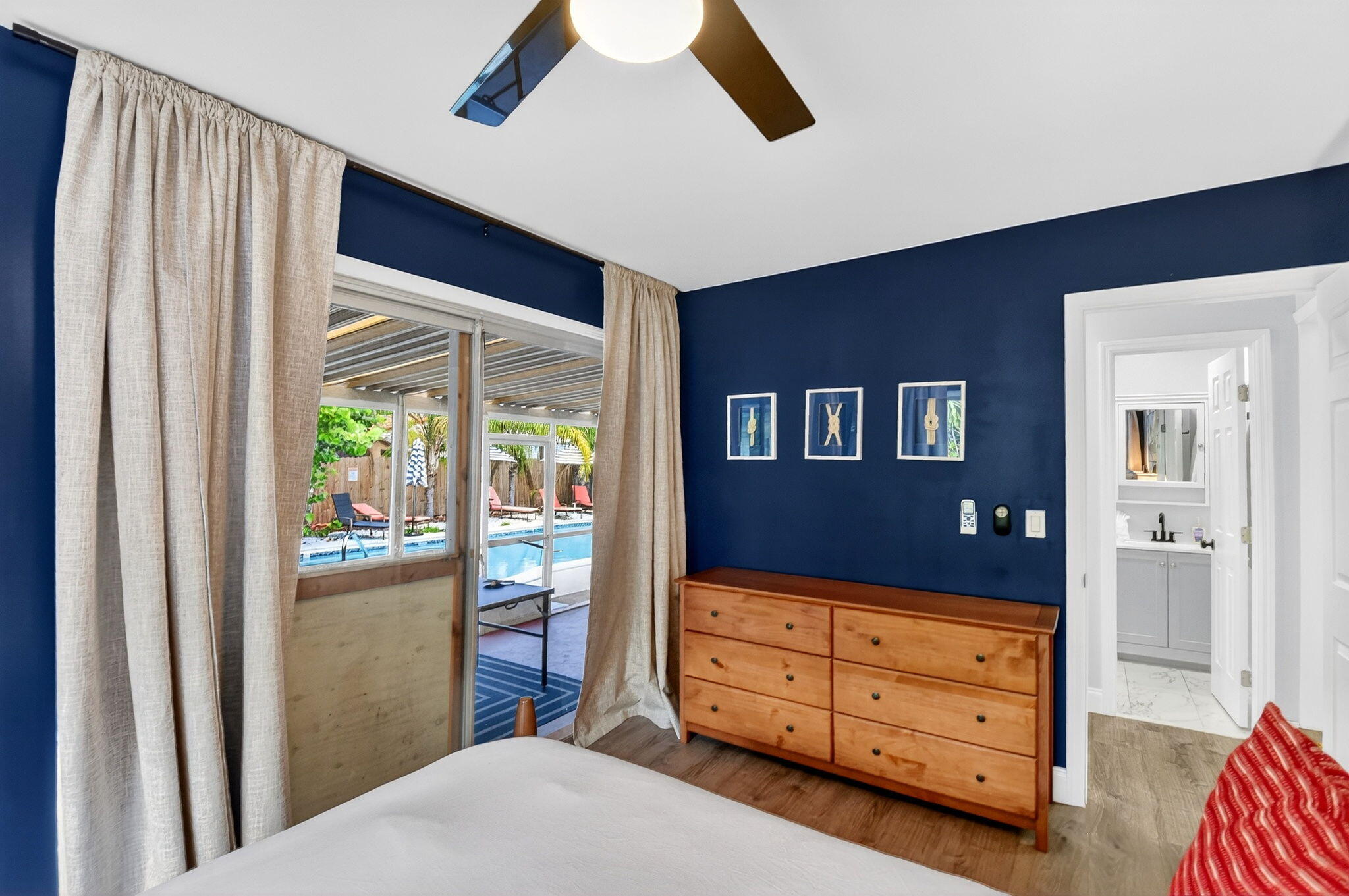 HILLCREST - Residential