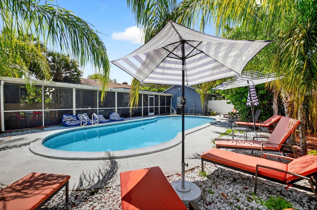Photo of 1123 Oak Street, West Palm Beach, FL 33405 (MLS # B26022963)