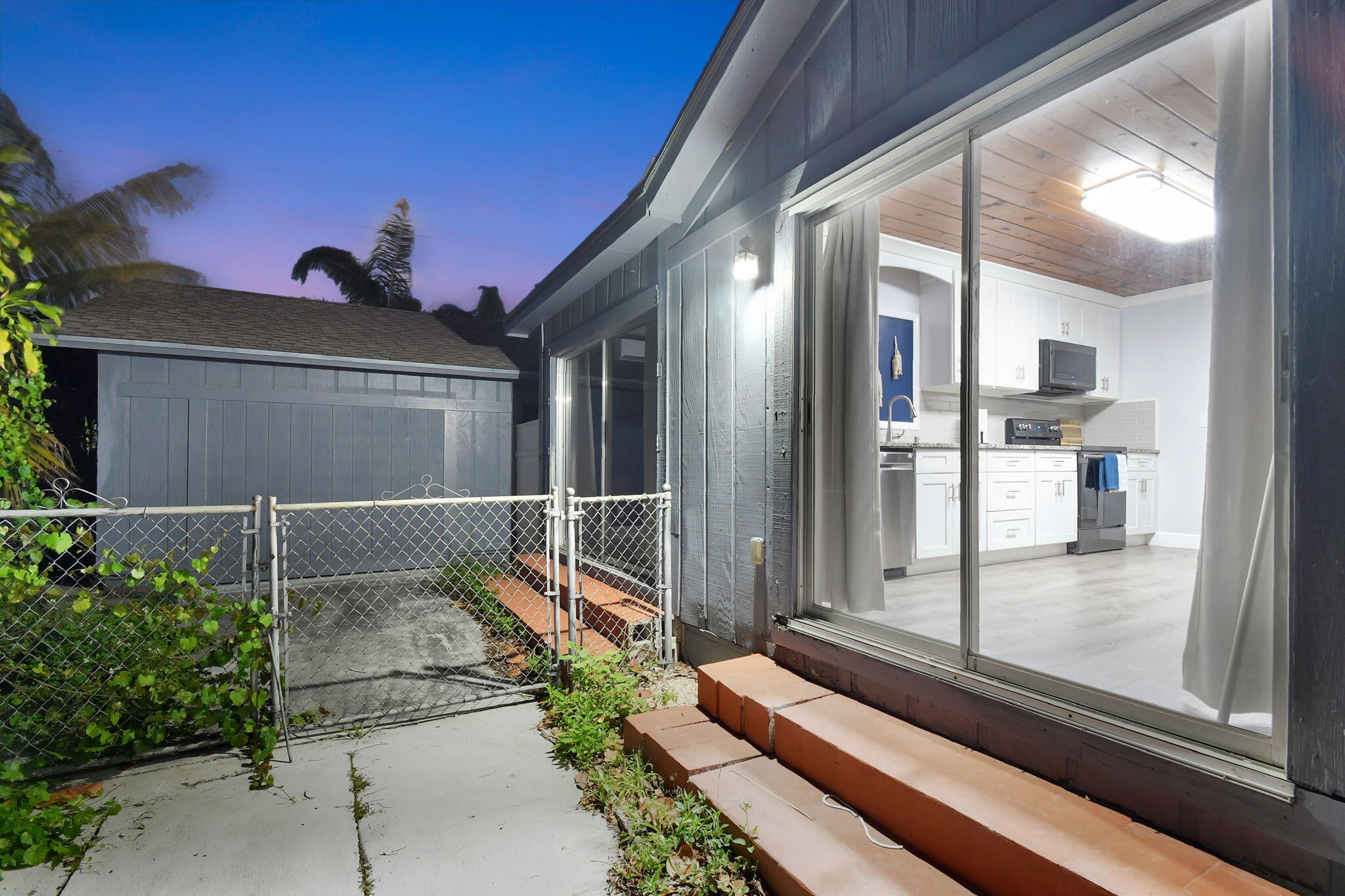 HILLCREST - Residential