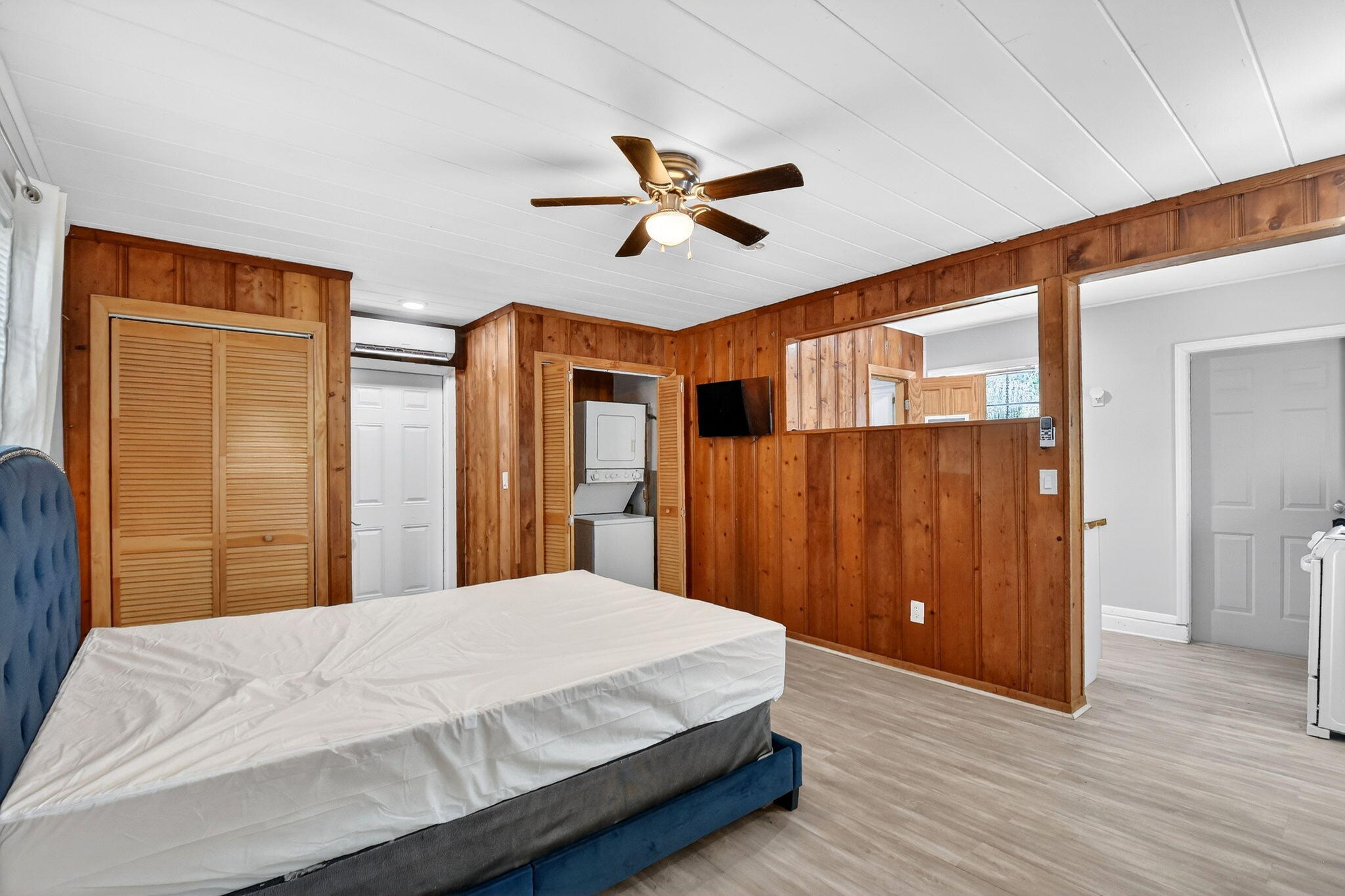 HILLCREST - Residential
