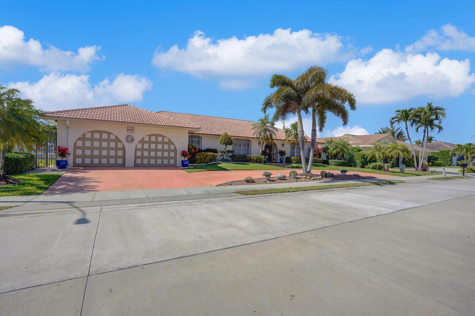 1071 Singer Drive