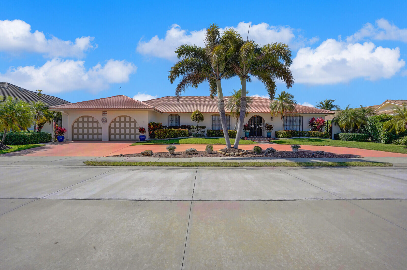 1071 Singer Drive