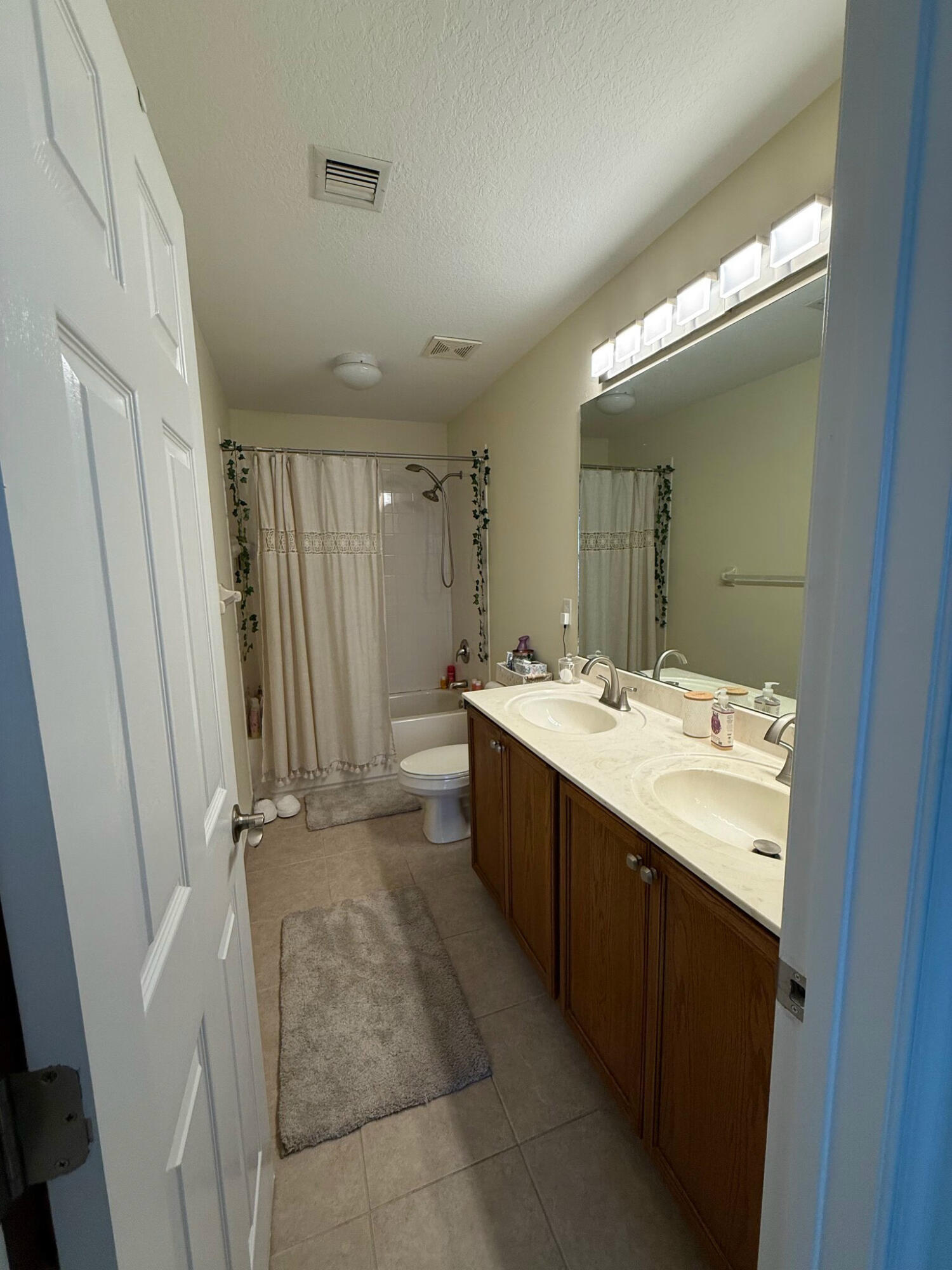 Lexington Lakes - Residential Lease