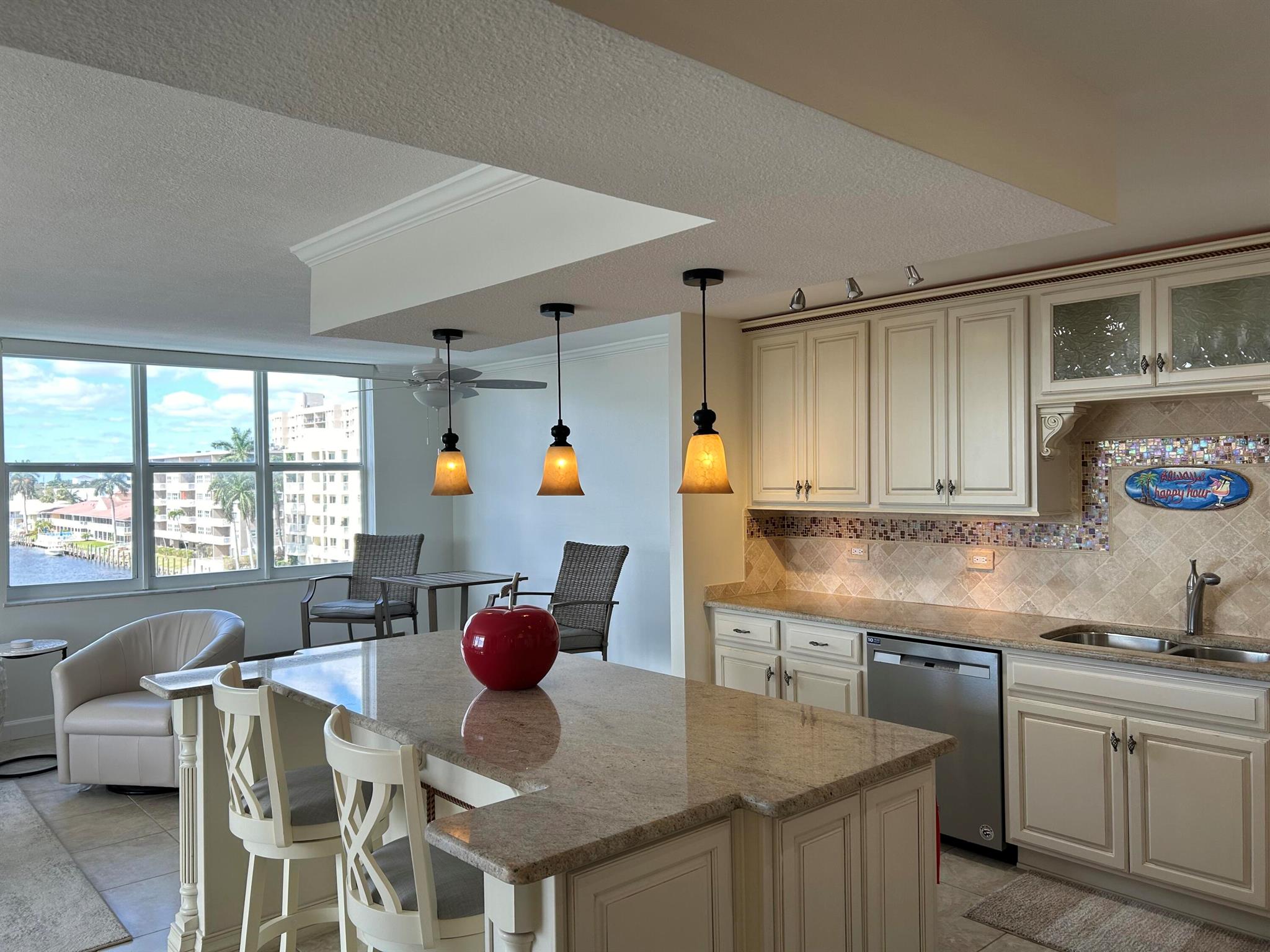 CONTINENTAL CONDO - Residential