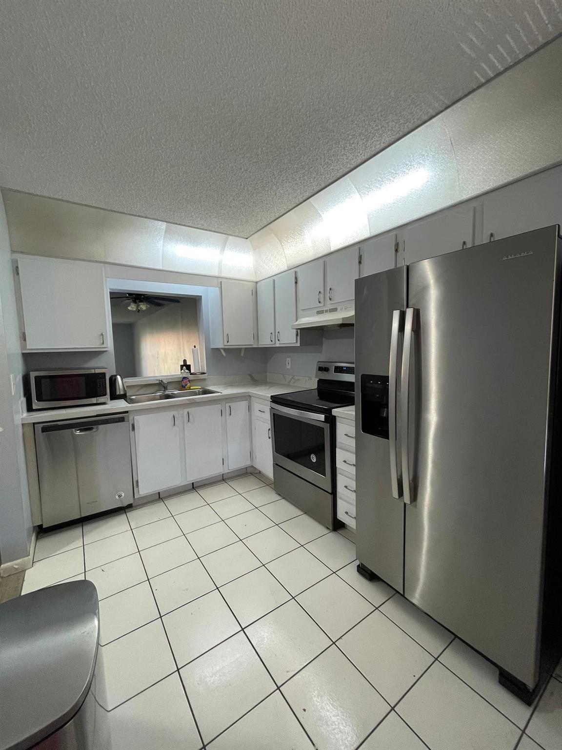 2945 SW 22 Avenue 2050
