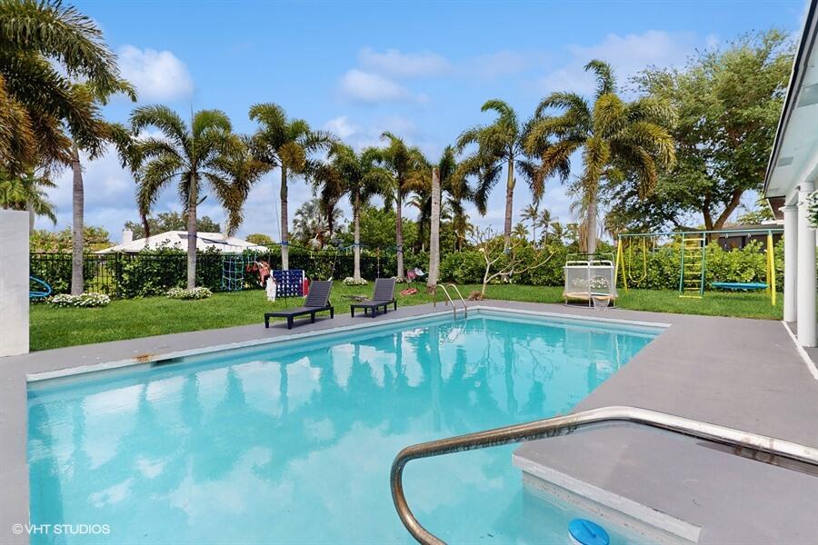 EASTWOOD OF WELLINGTON - Residential Lease