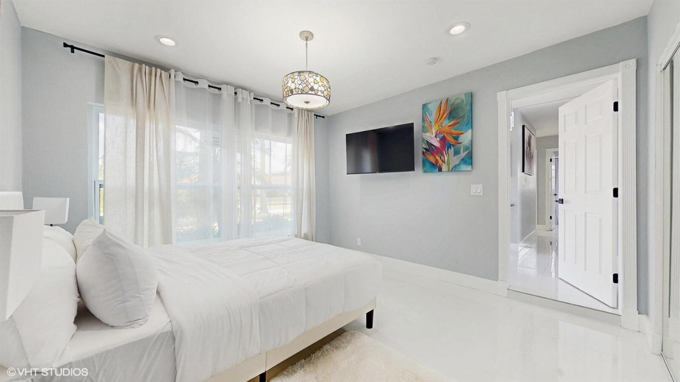 EASTWOOD OF WELLINGTON - Residential Lease