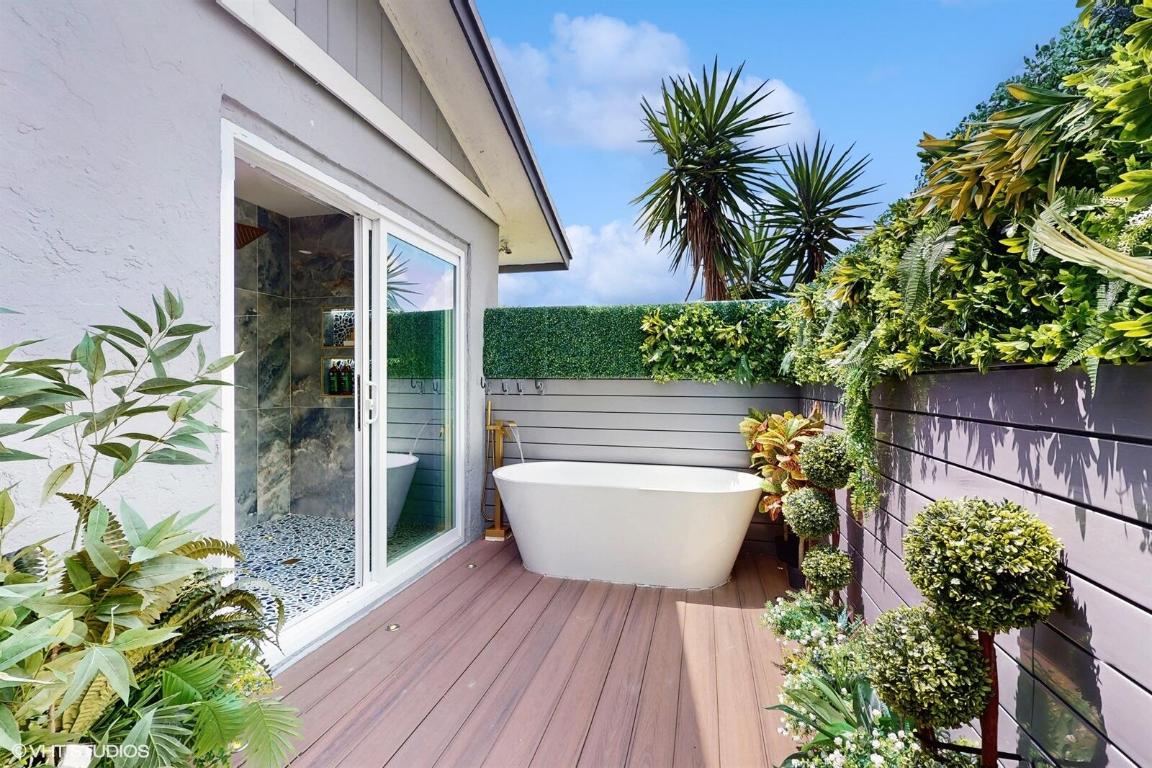 EASTWOOD OF WELLINGTON - Residential Lease