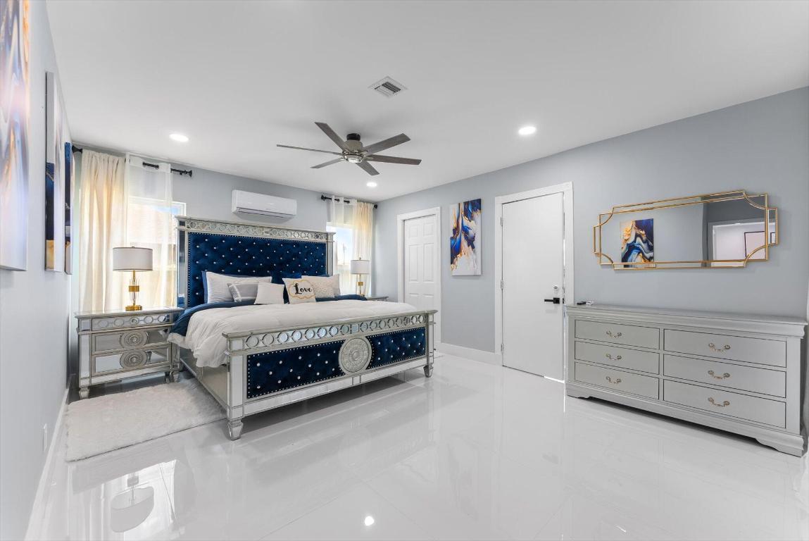 EASTWOOD OF WELLINGTON - Residential Lease