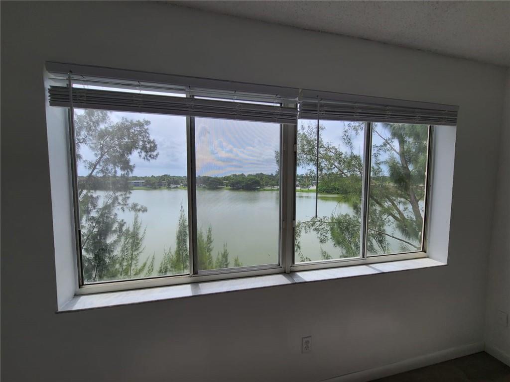 Naranja Lakes Condo - Residential Lease