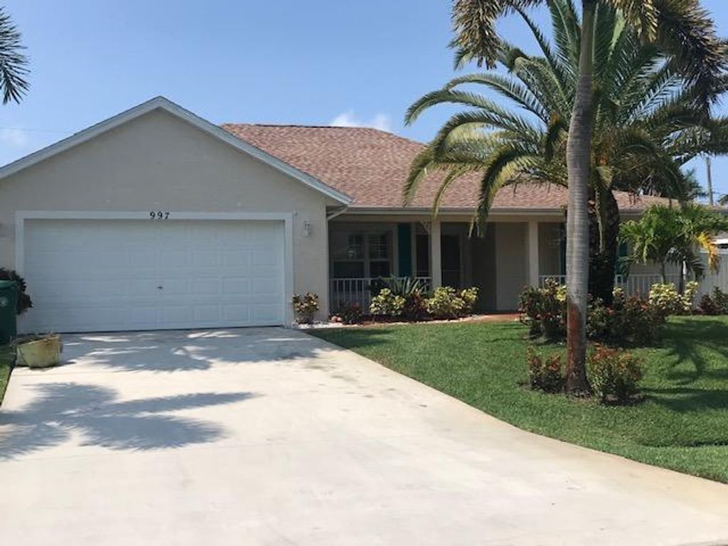 Photo of 997 SE Albatross Avenue, Port Saint Lucie, FL 34983 (MLS # R10733442)
