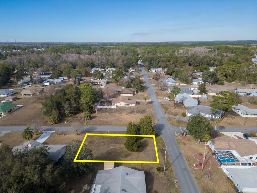 Photo of 4250 S Centennial Avenue, Homosassa, FL 34446 (MLS # B26019617)