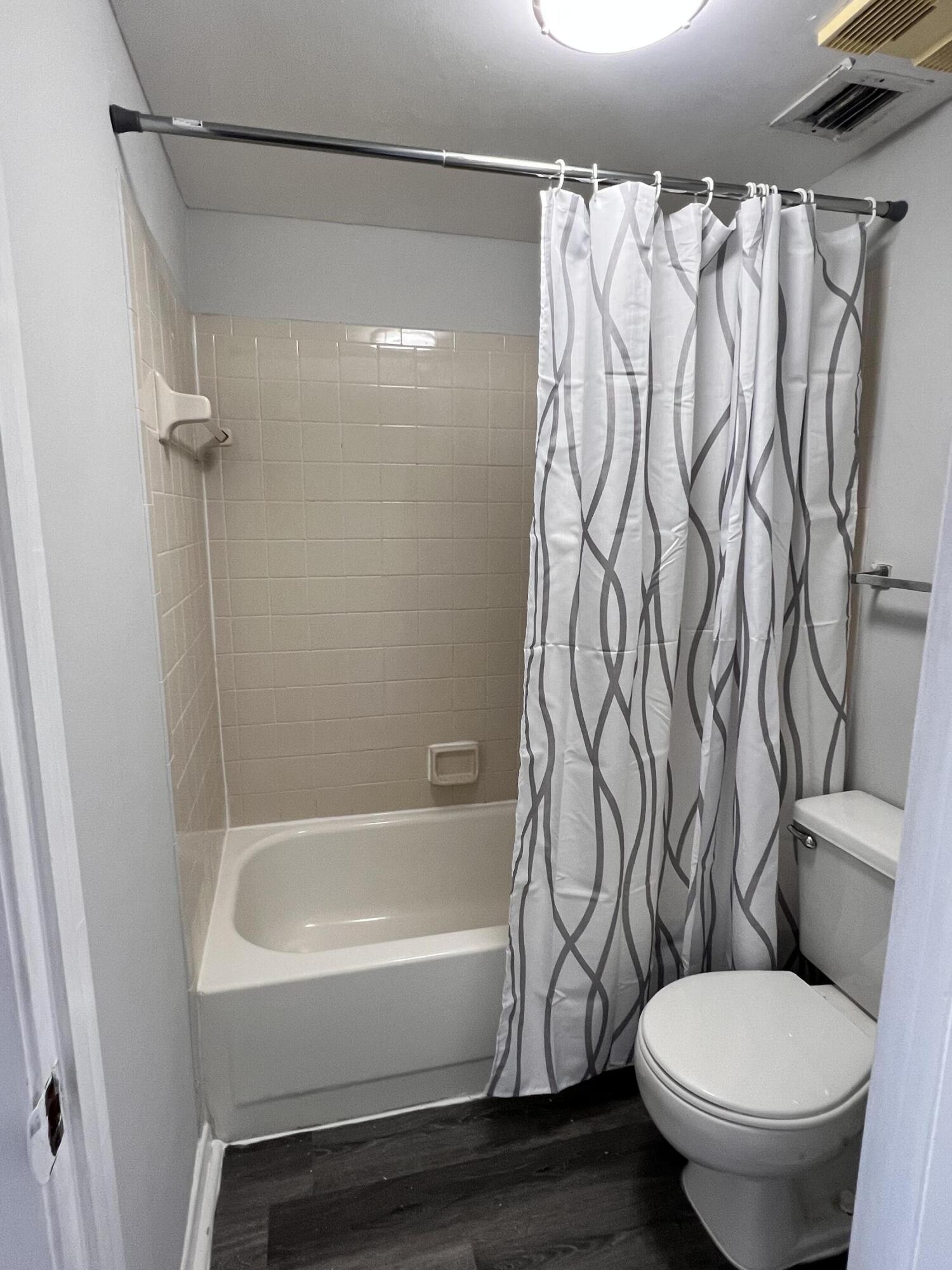 CLEAR LAKE CLUB CONDO - Residential Lease