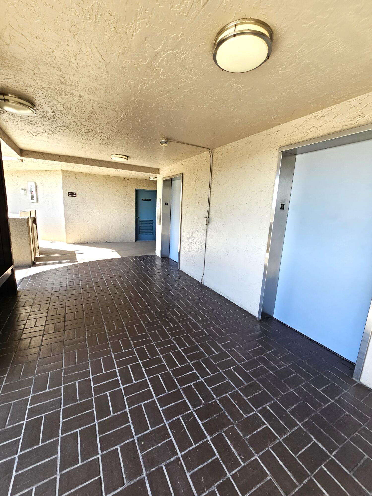 COLONY POINT 5 CONDO - Residential