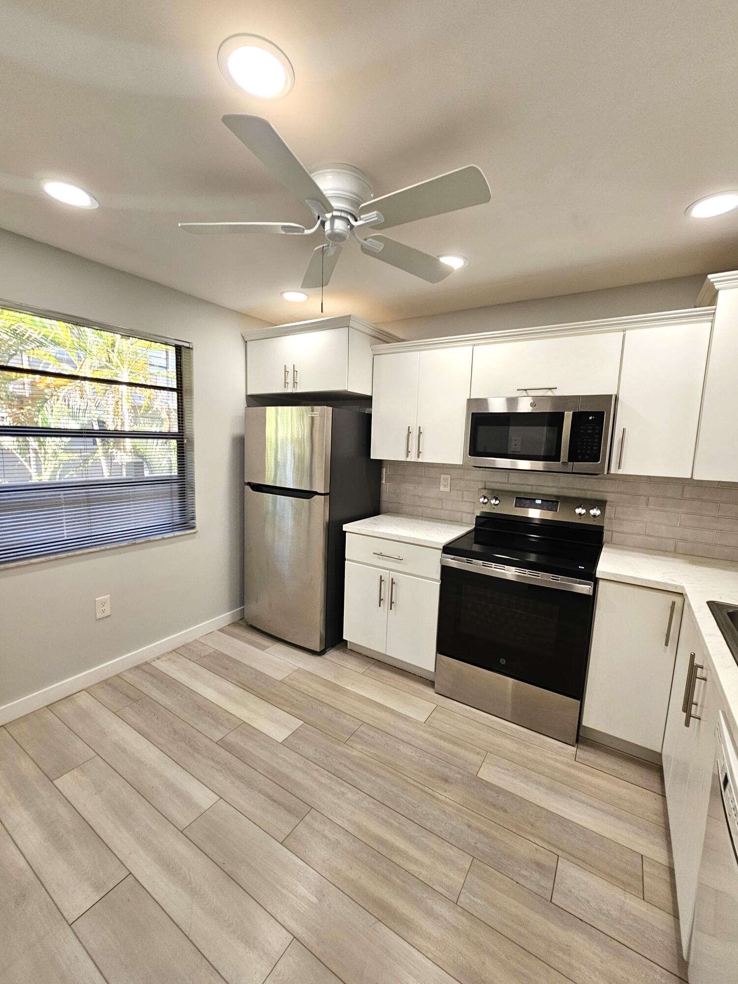 COLONY POINT 5 CONDO - Residential