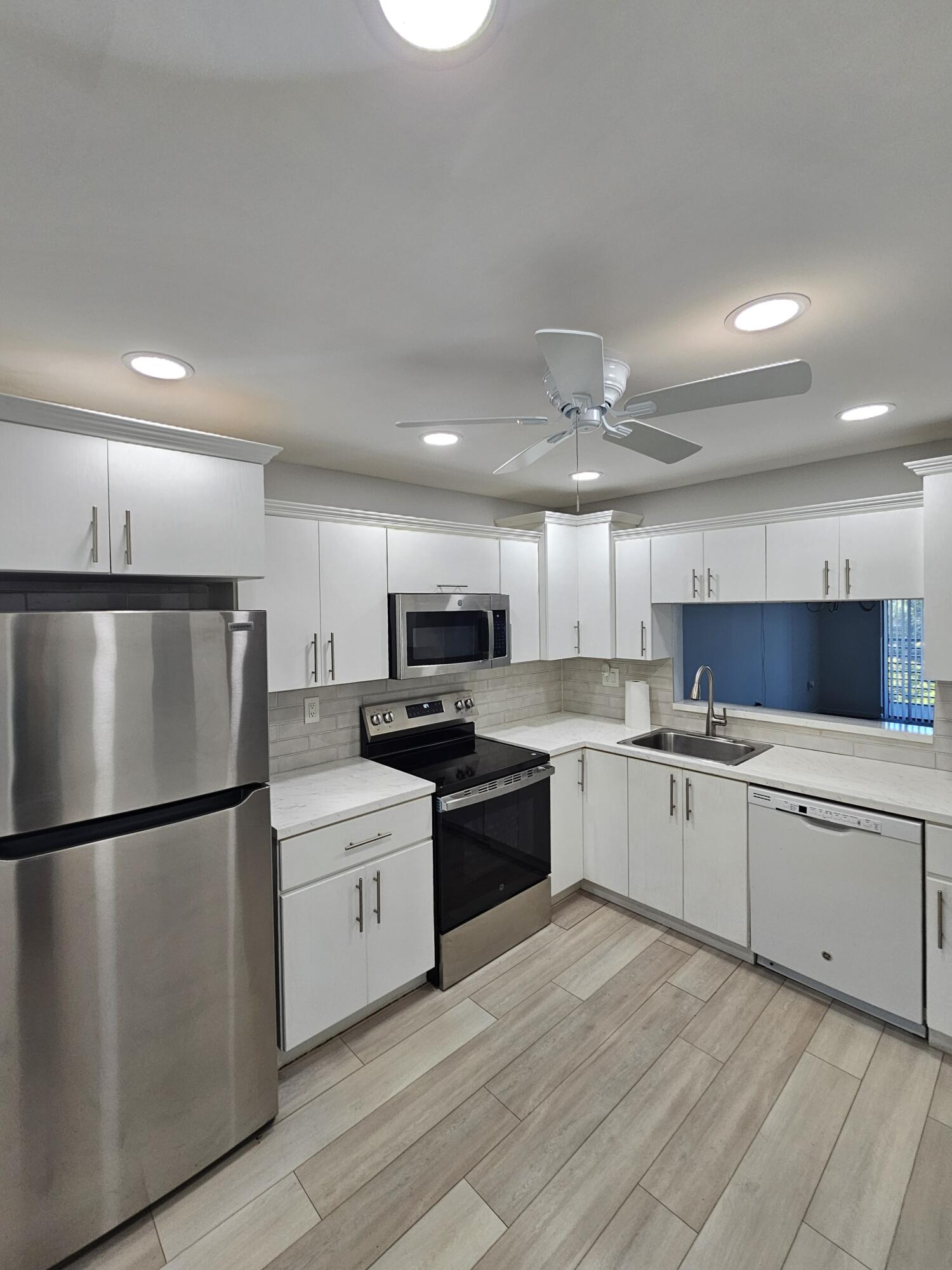 COLONY POINT 5 CONDO - Residential