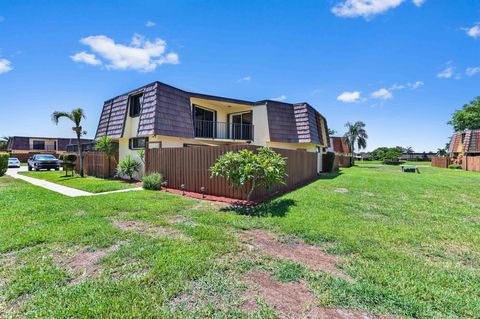 111 Springdale Circle Palm Springs FL 33461