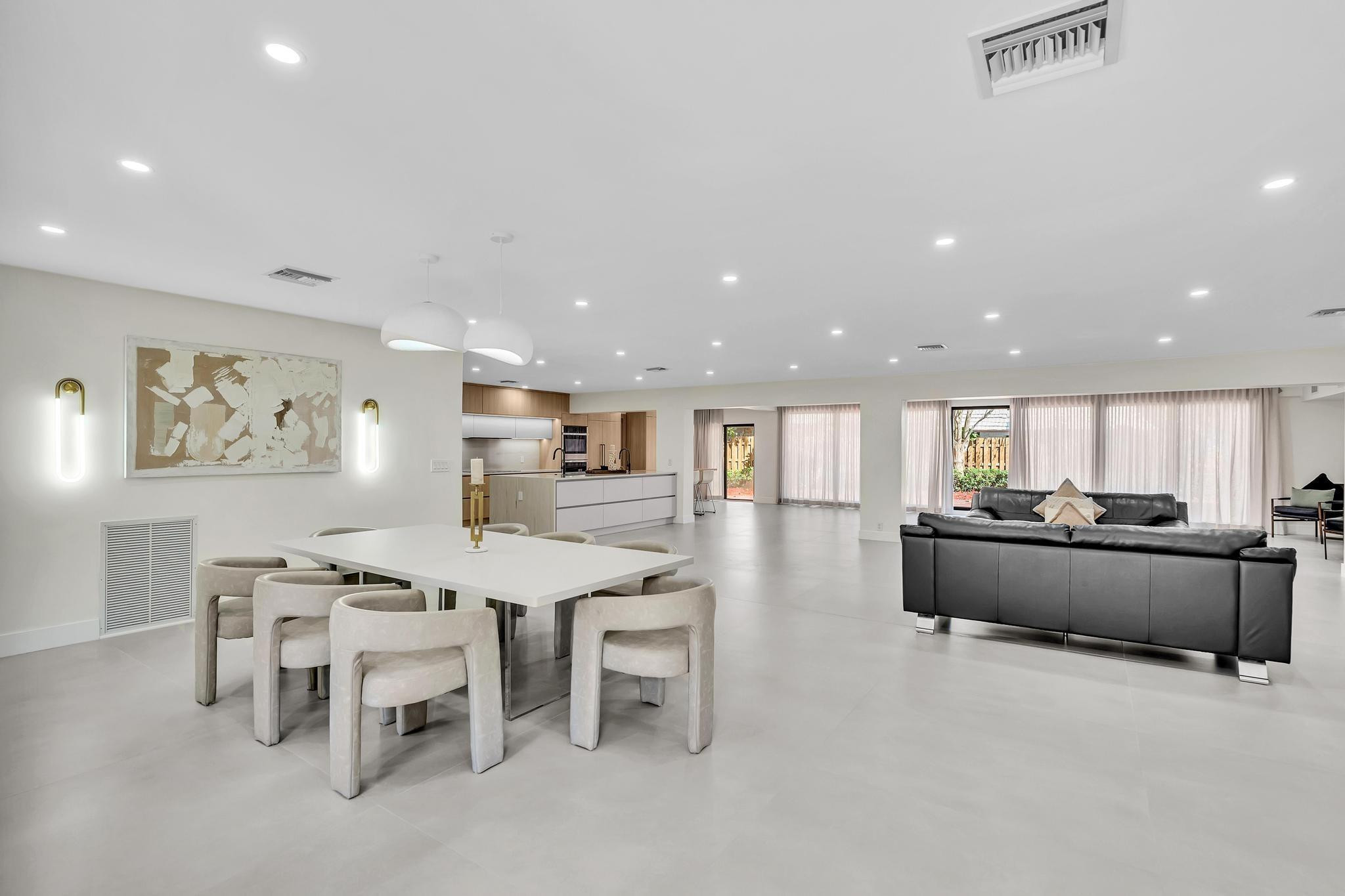 Emerald Hills 68-26 B - Residential