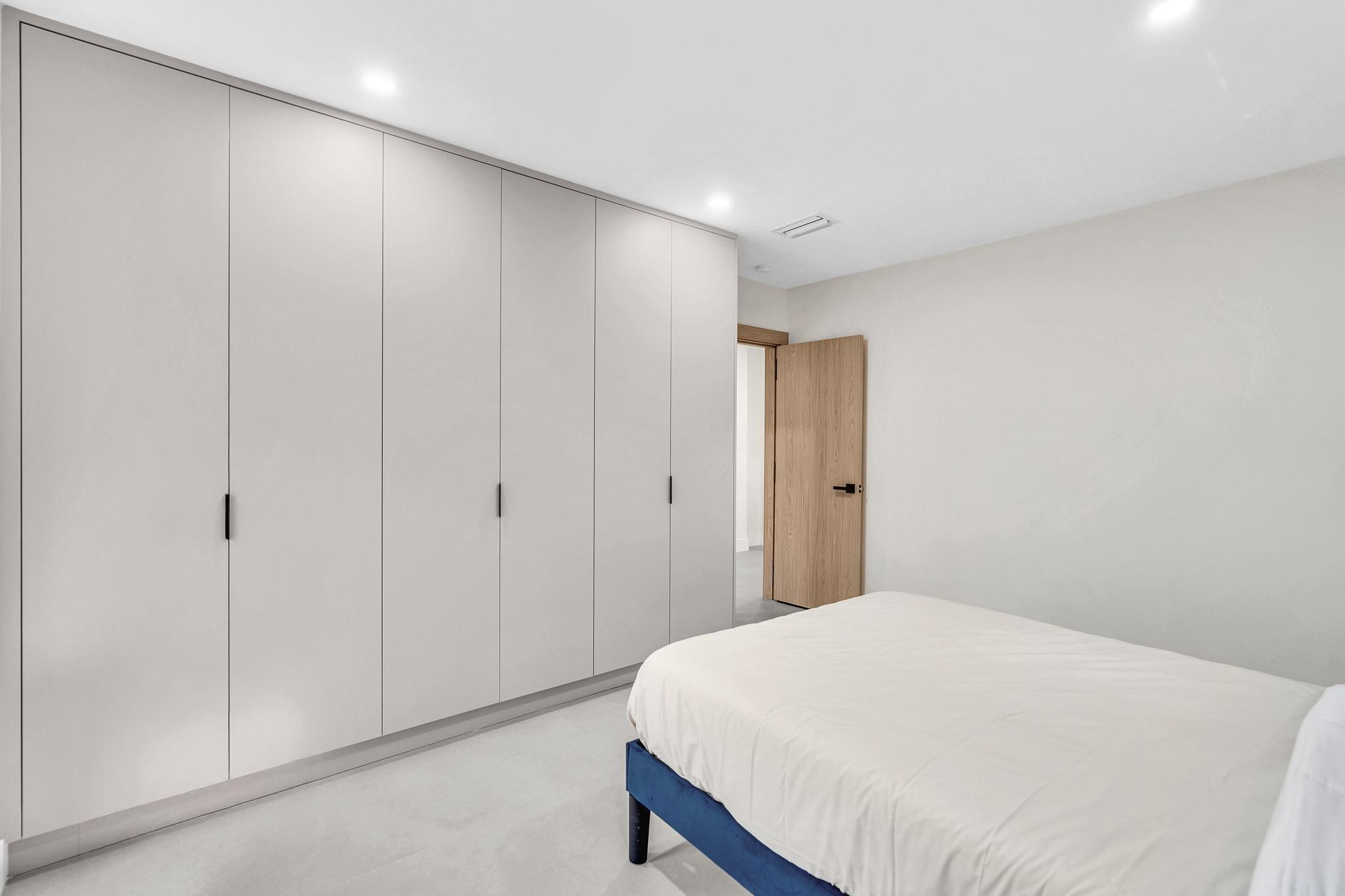 Emerald Hills 68-26 B - Residential