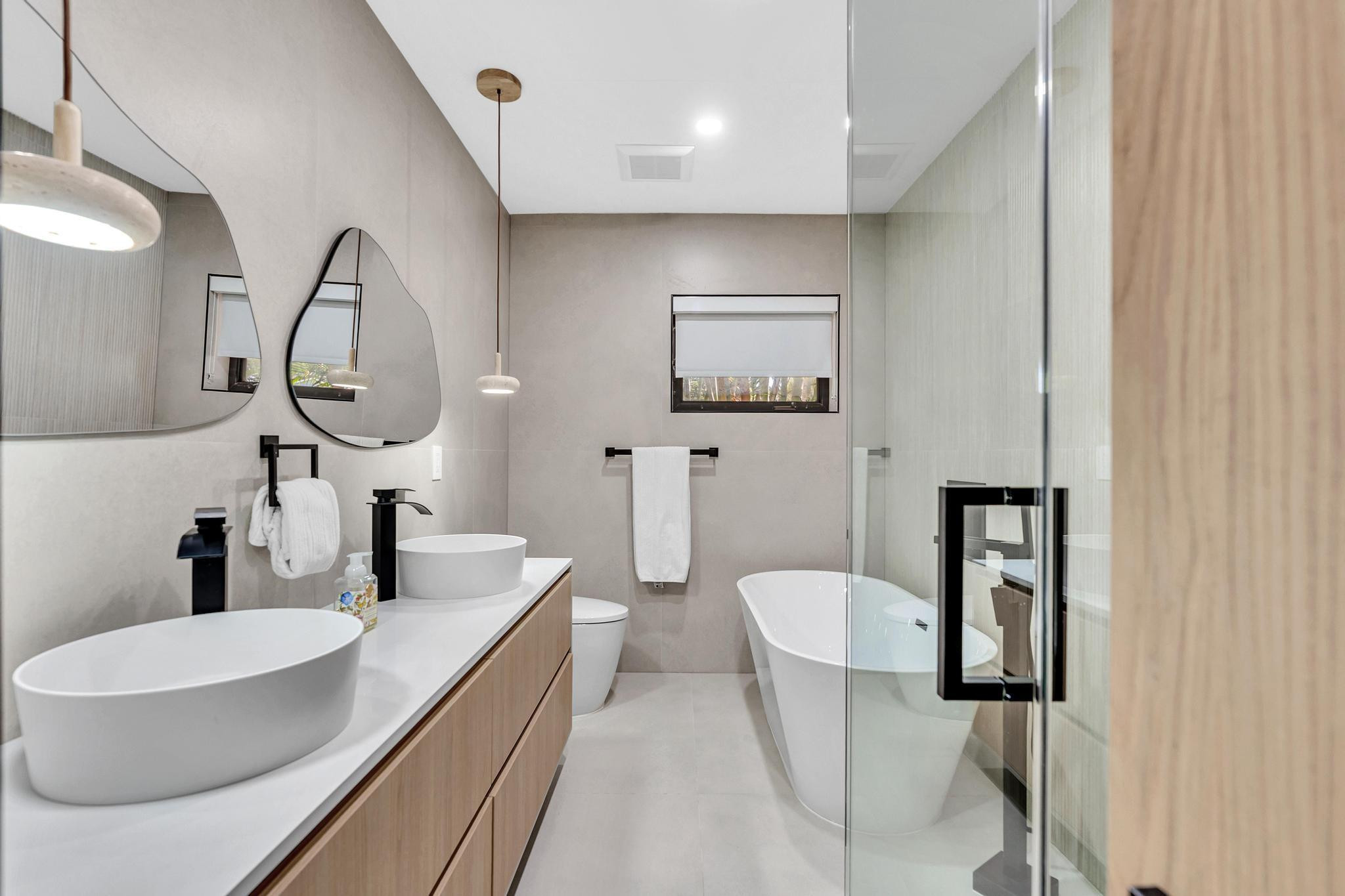 Emerald Hills 68-26 B - Residential