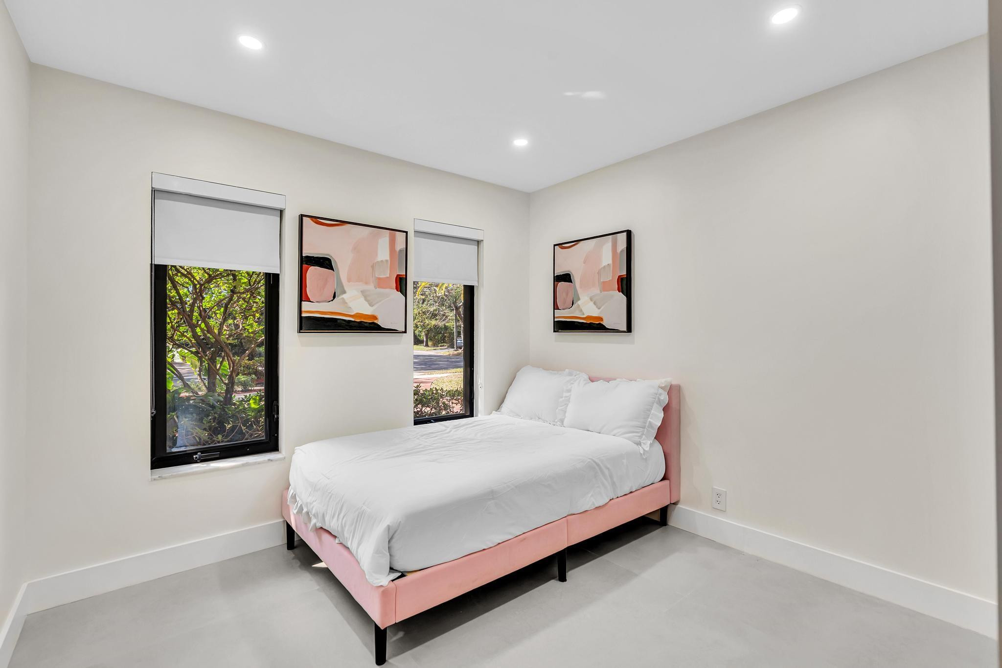 Emerald Hills 68-26 B - Residential