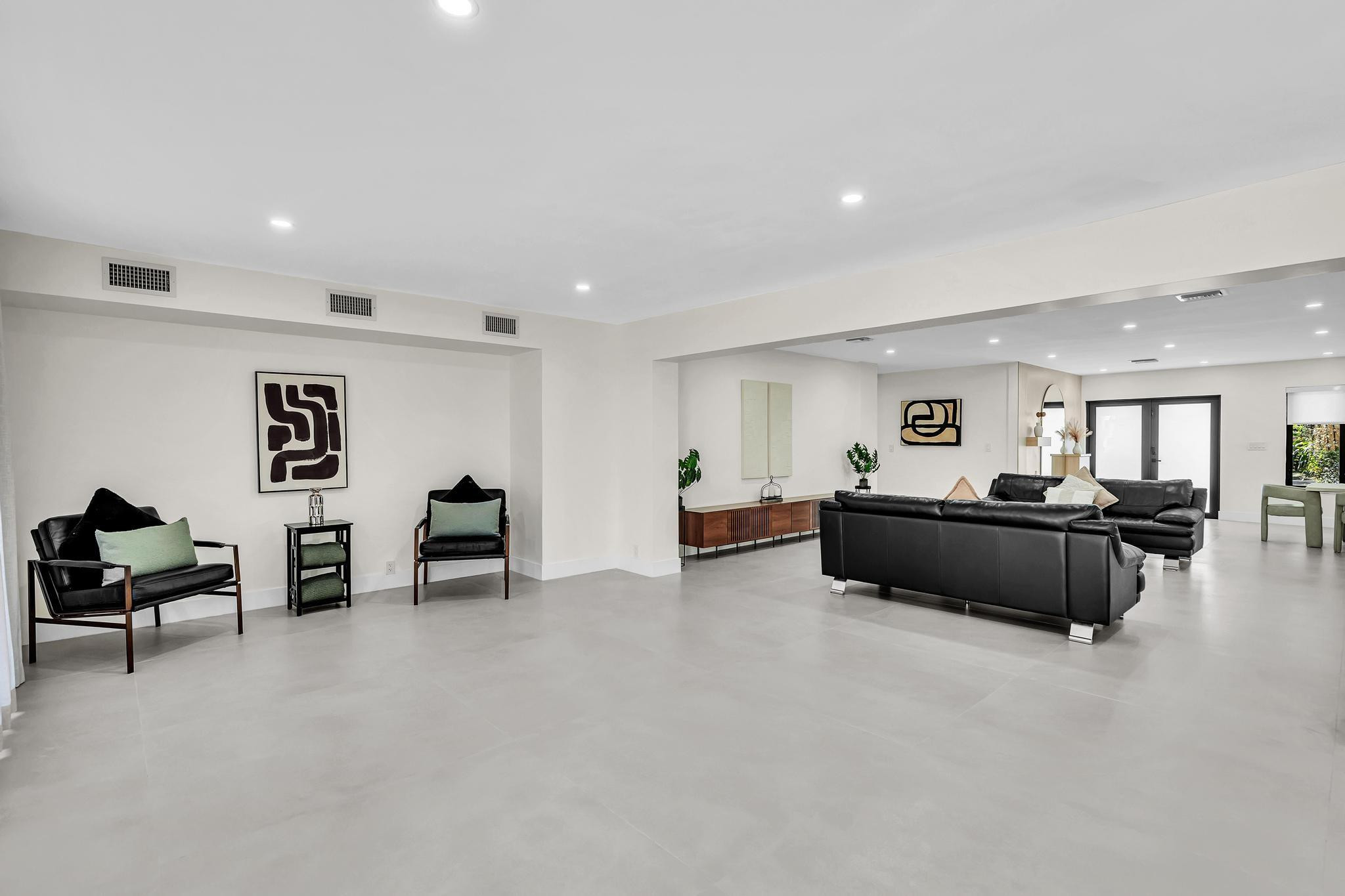 Emerald Hills 68-26 B - Residential